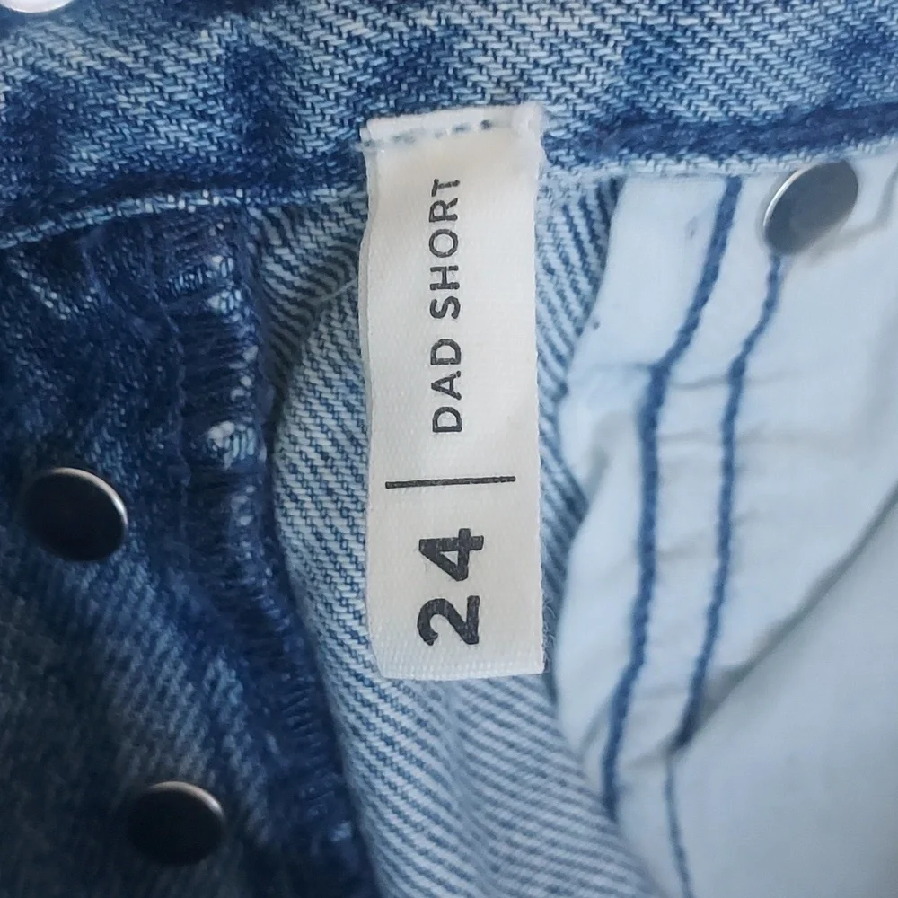 Ladies Pacsun Blue Denim Distressed Button Fly 5.5" Inseam Dad Shorts Size 24 - Picture 3 of 7